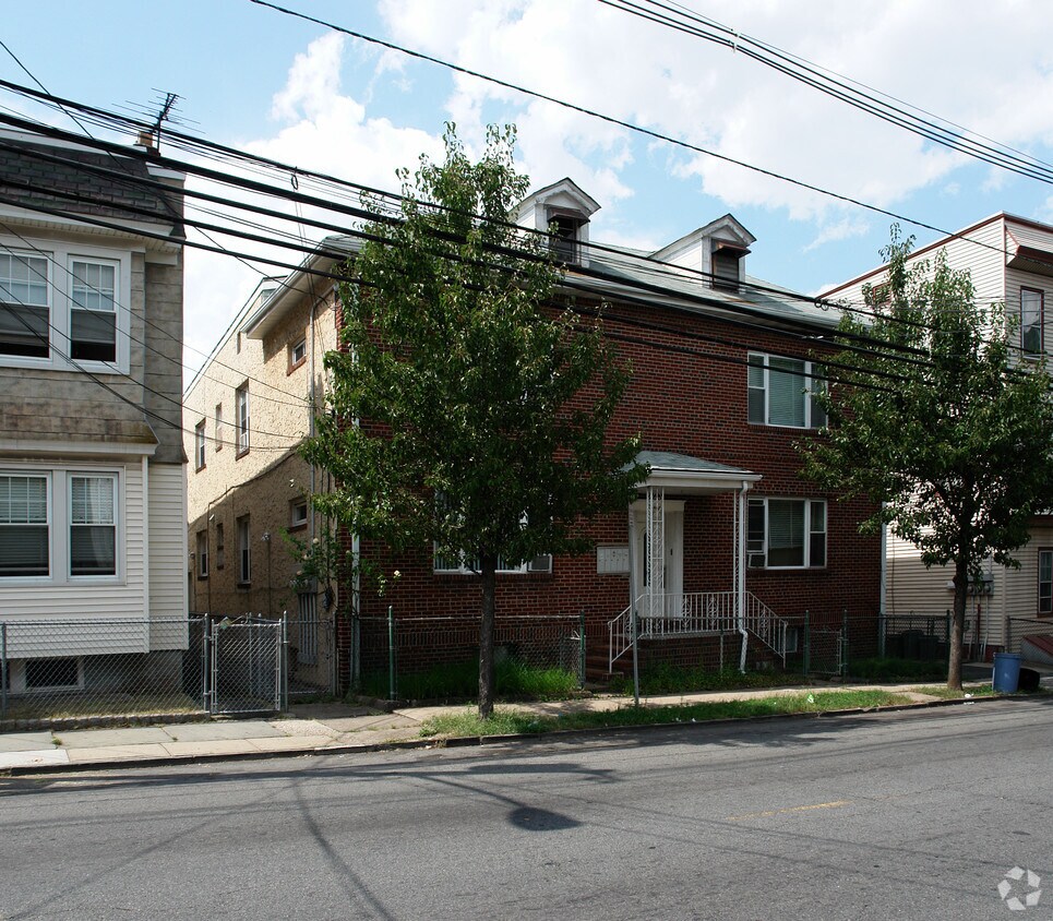 Primary Photo - 704-706 N 6th St