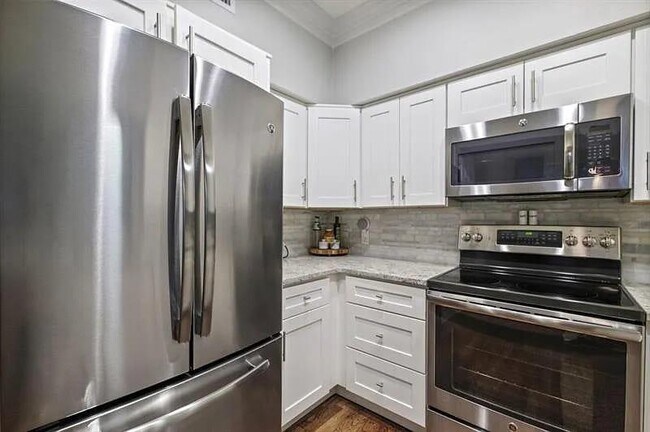 Foto del edificio - 3777 Peachtree Rd NE