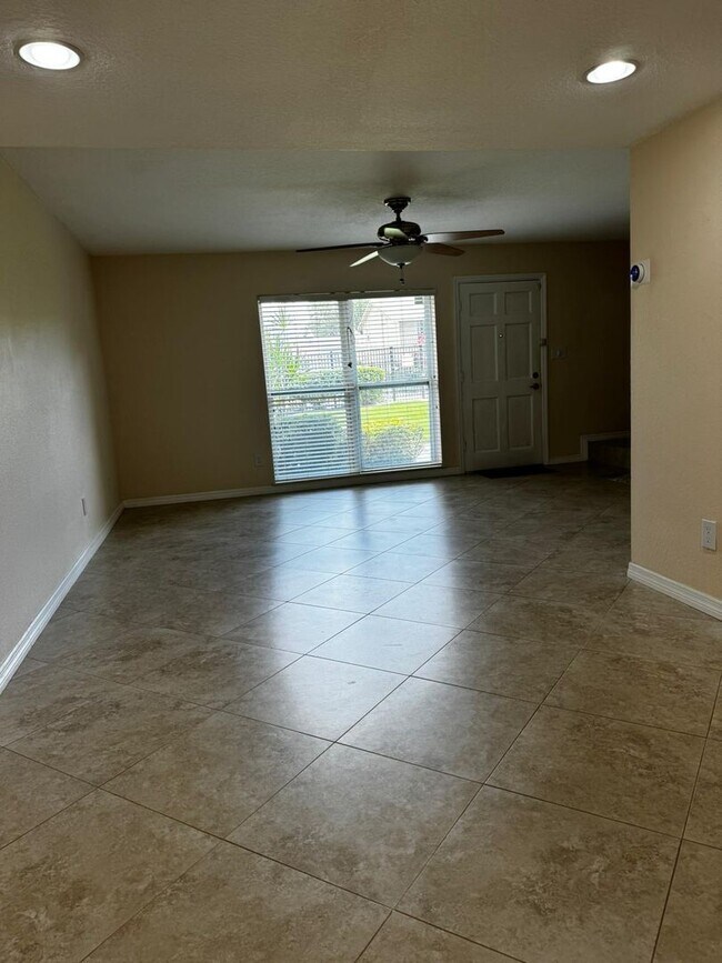 Foto del edificio - 3 bedroom, 3 bath, double master suite tow...