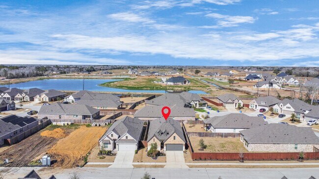 Foto del edificio - 5043 Morrison Dr