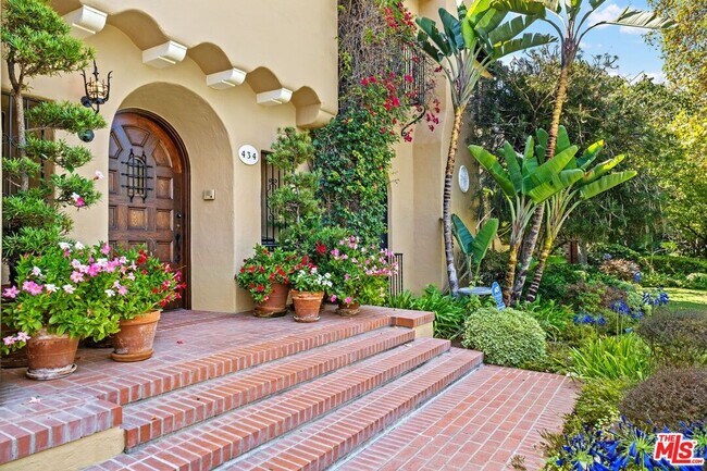 Foto del edificio - 434 S Muirfield Rd