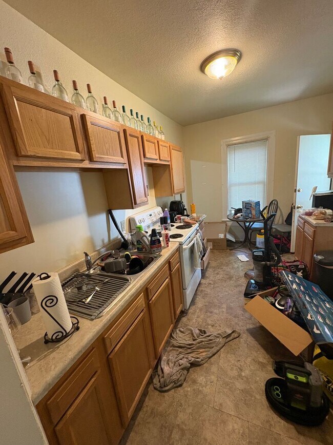 Foto del edificio - Campus Housing 3 Bed 1 Bath - Last Minute Availability! Steps from campus!