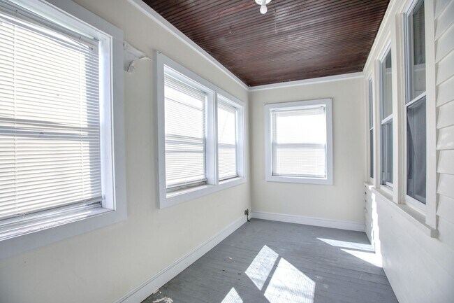 Foto del edificio - 44 Glendale Ave