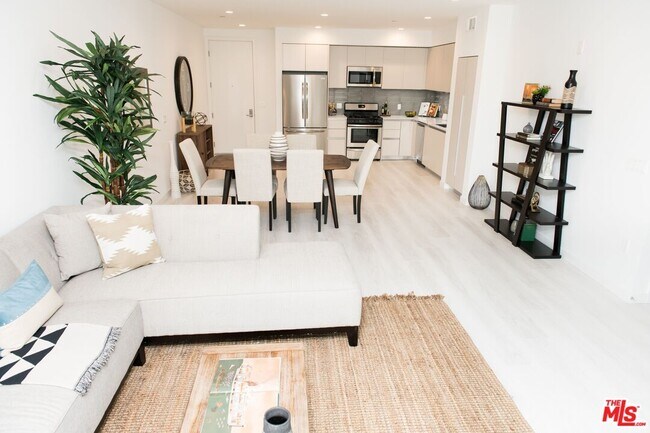 Foto del edificio - 625 S Barrington Ave