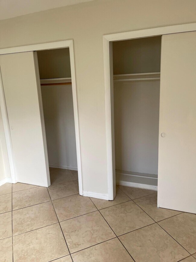 Foto del edificio - 2300 NE 5th Ave