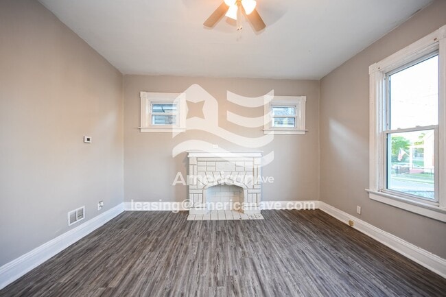 Building Photo - 908 Maple Ave