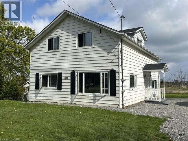 Photo du bâtiment - 1073 Hwy 8