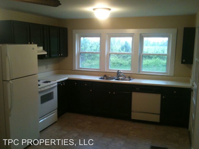 Building Photo - 2 br, 1 bath House - 75 Old Hinton Hill