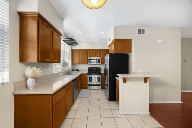 Foto del edificio - Charming 3-bedroom, 3-bathroom Condo
