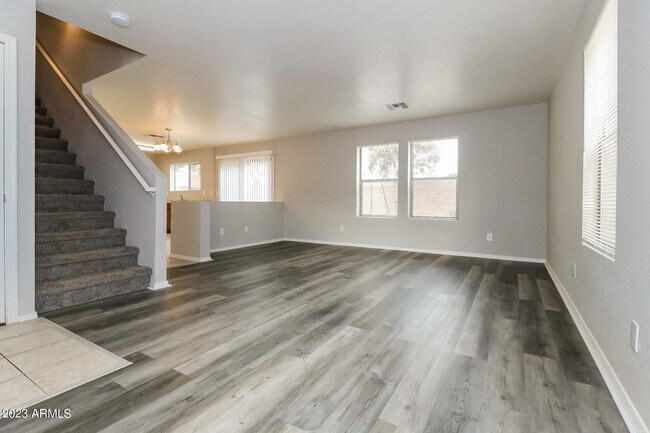 Foto del edificio - 9420 W Jamestown Rd