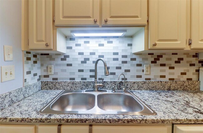 Building Photo - 3505 Tarpon Woods Blvd
