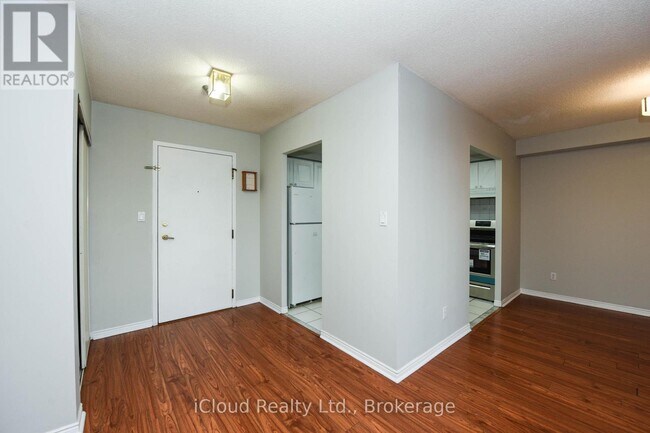 Photo du bâtiment - 135 Hillcrest Ave