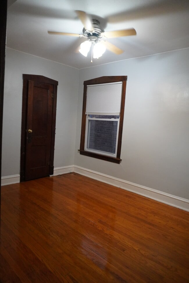 Building Photo - 6414 S Francisco Ave