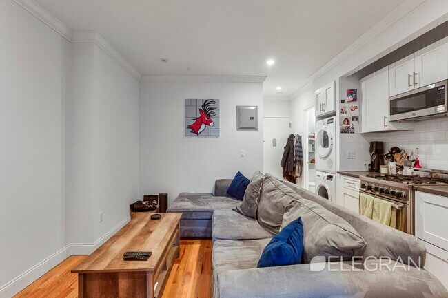 Building Photo - 484 East 74th Street