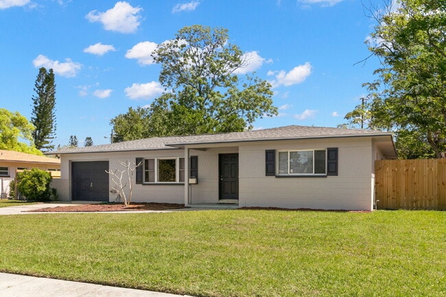 Photo - Home For Rent in St Petersburg!