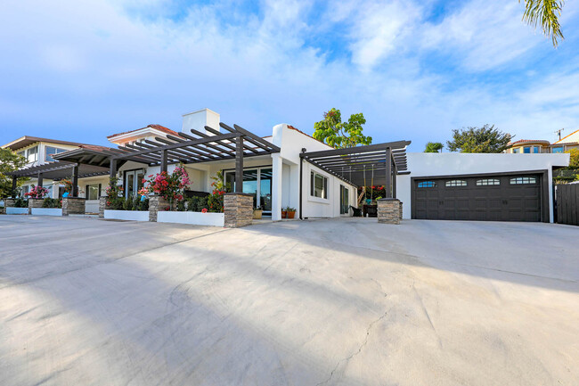 Building Photo - 30717 Palos Verdes Dr E