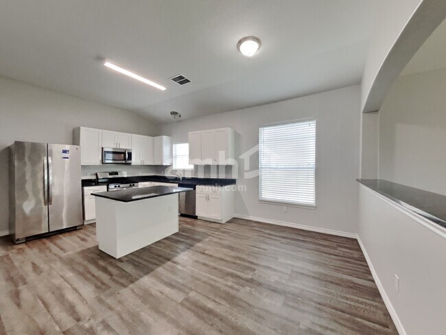 Building Photo - 6733 River Ridge Ln