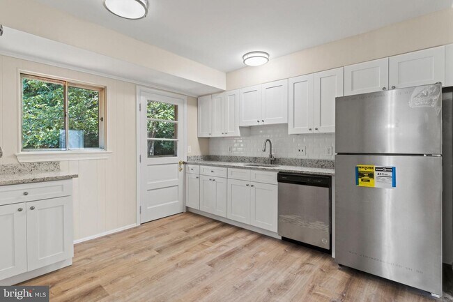 Foto del edificio - 1707 Forest Glen Rd