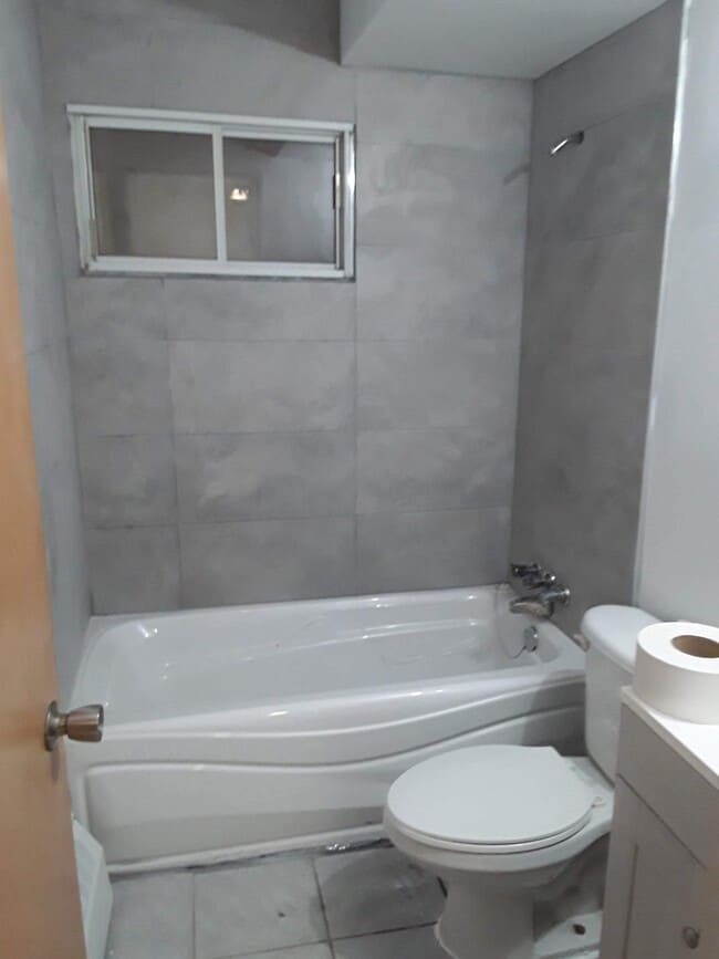salle de bain - 7020 Rue Birnam