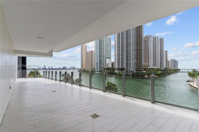 Foto del edificio - 300 Biscayne Blvd Way