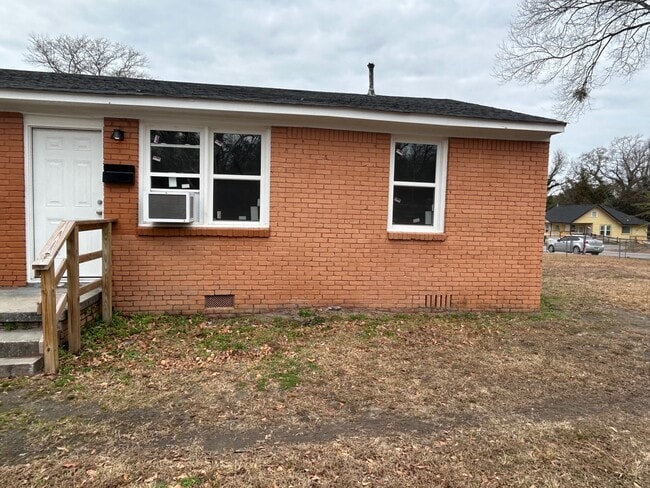 00_Front Door - 2922 Chestnut St