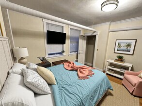 Building Photo - 29 Glenville Ave