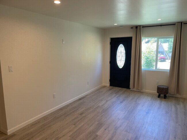 Foto del edificio - 7136 Forest Hills Rd