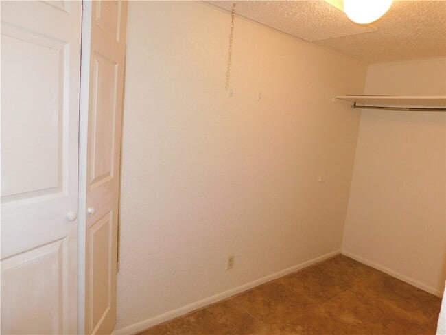 Building Photo - 485 7th Pl