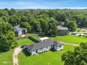 Building Photo - 1003B Drummond Dr