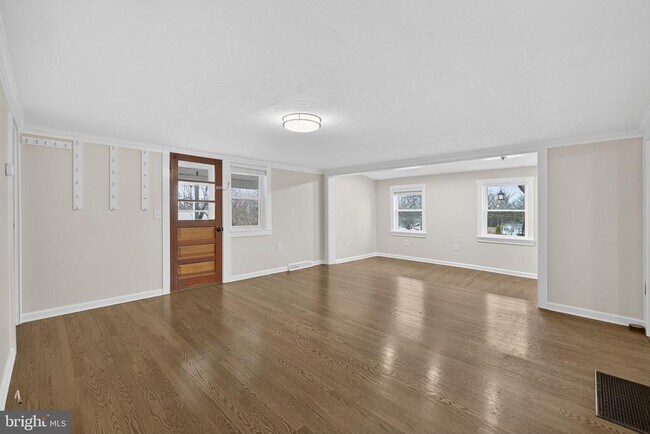 Building Photo - 239 McDonald Rd