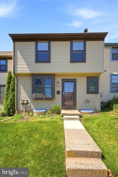 Building Photo - 204 Livingston Ct