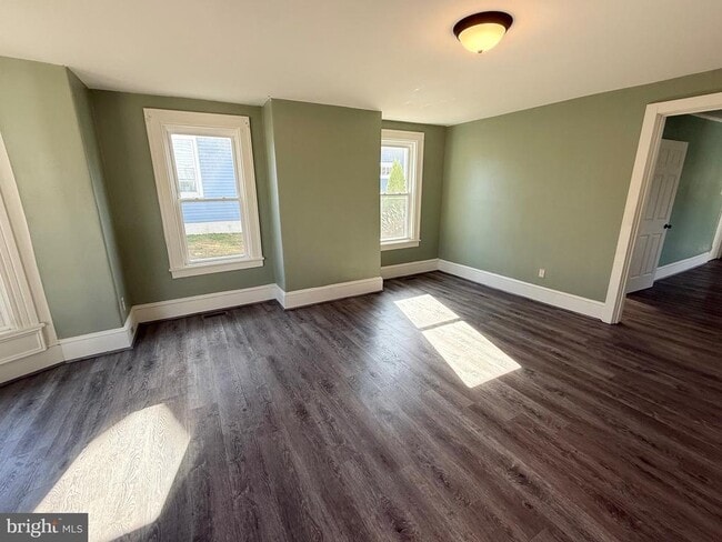 Foto del edificio - 305 Central Ave