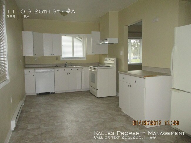 Building Photo - 1110 S 25th St
