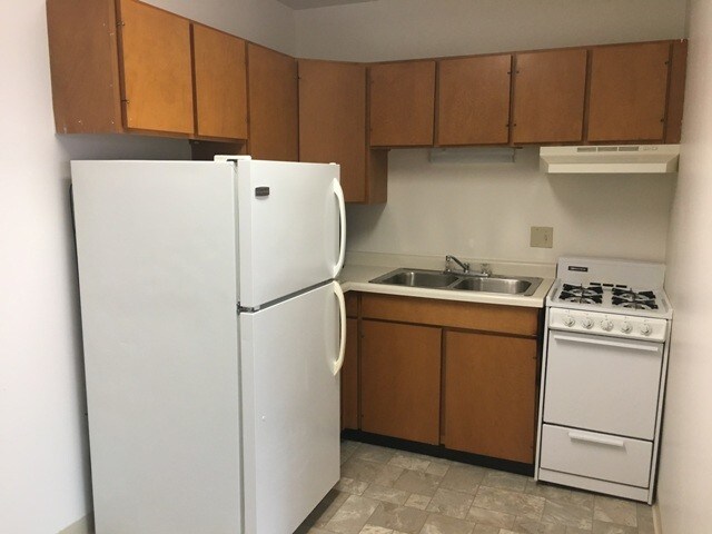 Primary Photo - 2311 Badger Pkwy