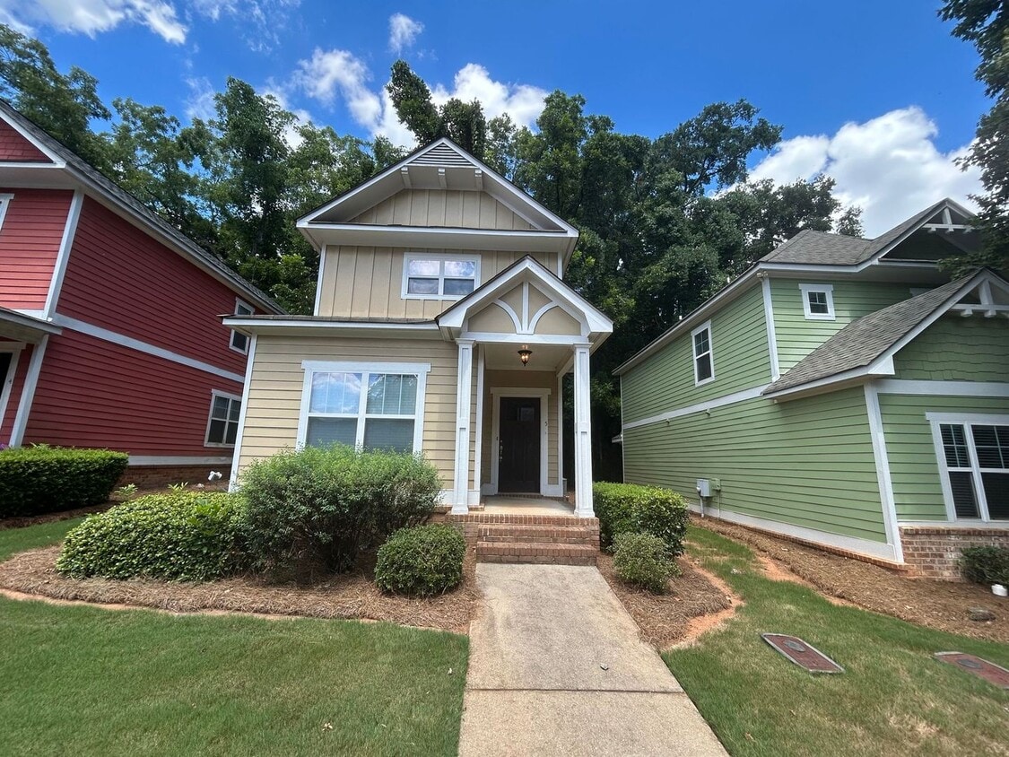 Primary Photo - PRE-LEASING FOR FALL 2026!