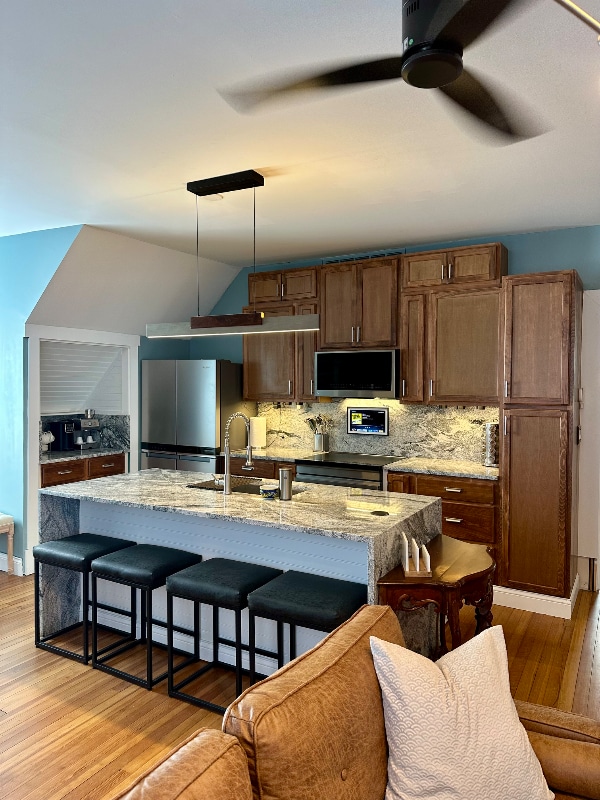 Building Photo - 364 Kendall Pl