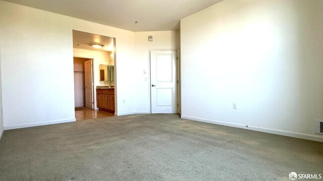 Foto del edificio - 401 Crescent Ct