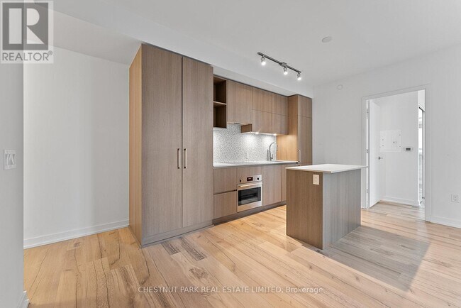 Photo du bâtiment - 1 Yorkville Ave