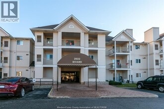 Building Photo - 2922 Rivard Ave