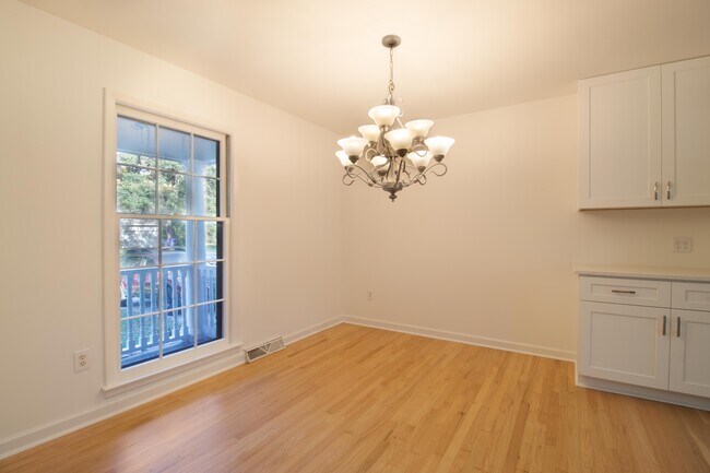 Foto del edificio - 2320 Wofford Rd