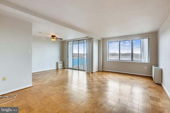 Building Photo - 10201 Grosvenor Pl