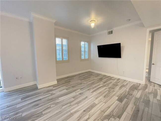 Foto del edificio - 2405 W Serene Ave