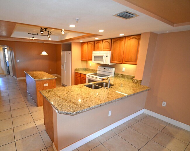 Foto del edificio - 8470 Ridgewood Ave