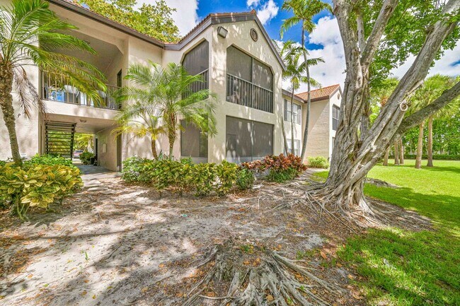 Building Photo - NOW AVAILABLE -  1 Bed 1 Bath Apartment in...