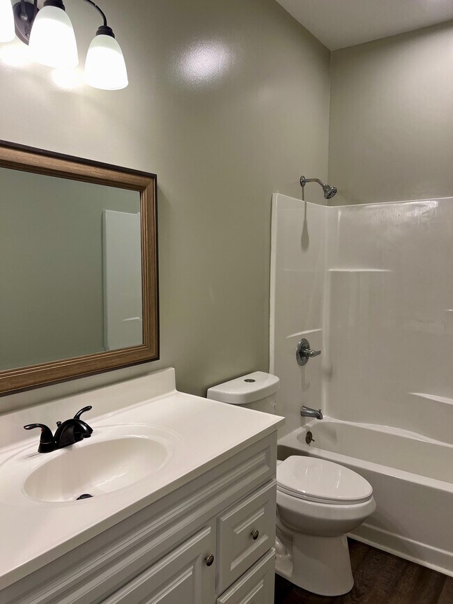 Photo - 217 Pearl St Apartments