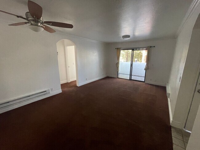 Foto del edificio - 1055 N Capitol Ave
