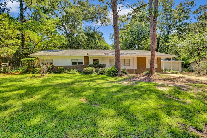 Primary Photo - Beautiful Home for Lease!