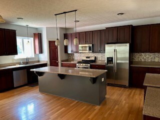 Building Photo - Coming Soon!!!!! Gorgeous 4 Bedroom 3.5 Ba...