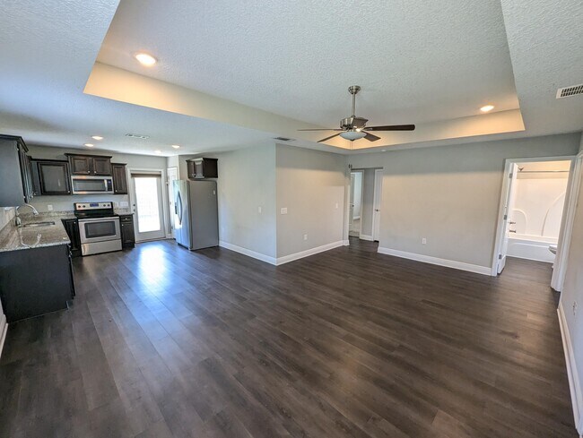 Foto del edificio - 5619 Charter Cir
