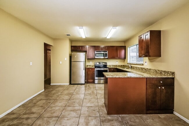 Foto del edificio - 2396 Roxbury Cir